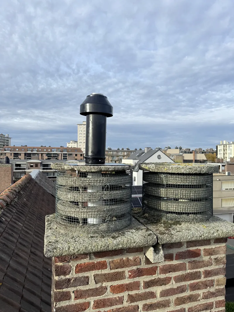Dakdoorvoer met zicht op de stad