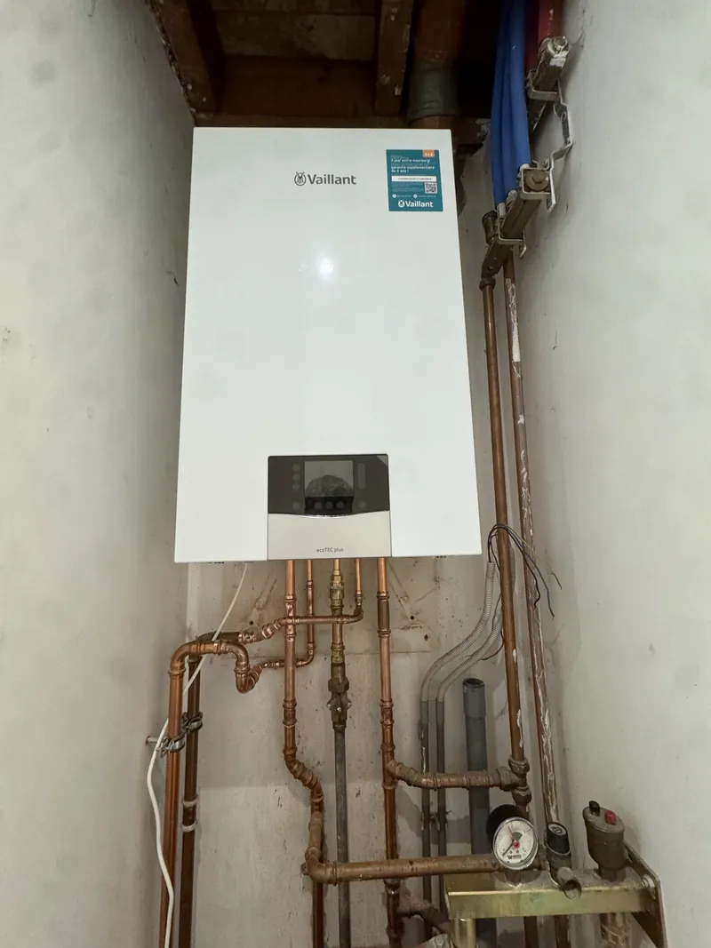 Vaillant-ketel met koperen aansluitingen